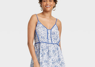 Regata feminina fluida com estampa floral azul Knox Rose, tamanho P