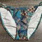 Calcinha de biquíni feminina Wild Fable com patchwork azul e perna alta, com aba dupla lateral, tamanho GG