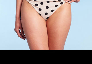 Calcinha de biquíni Kona Sol Cream média feminina com estampa de bolinhas franzida hipster tamanho M