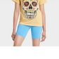 Camiseta feminina amarela de manga curta com estampa de caveira de açúcar Dia de Muertos
