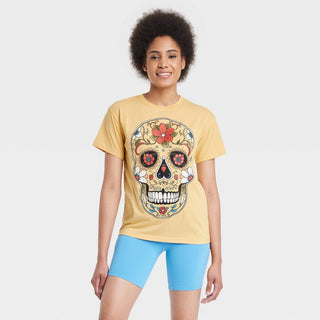 Camiseta feminina amarela de manga curta com estampa de caveira de açúcar Dia de Muertos
