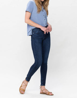 Judy Blue - Calça jeans skinny clássica com detalhe amassado no tornozelo e cintura média