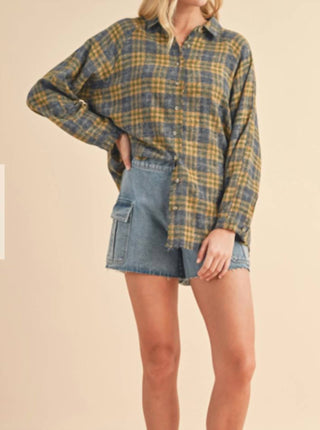 Lista de desejos - Camisa xadrez com detalhes em debrum cru