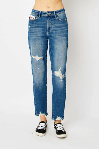 Judy Blue - Calça jeans boyfriend com bolso e cintura alta e estampa Queen of Hearts