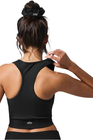 Alo Yoga - Regata curta estilo nadador