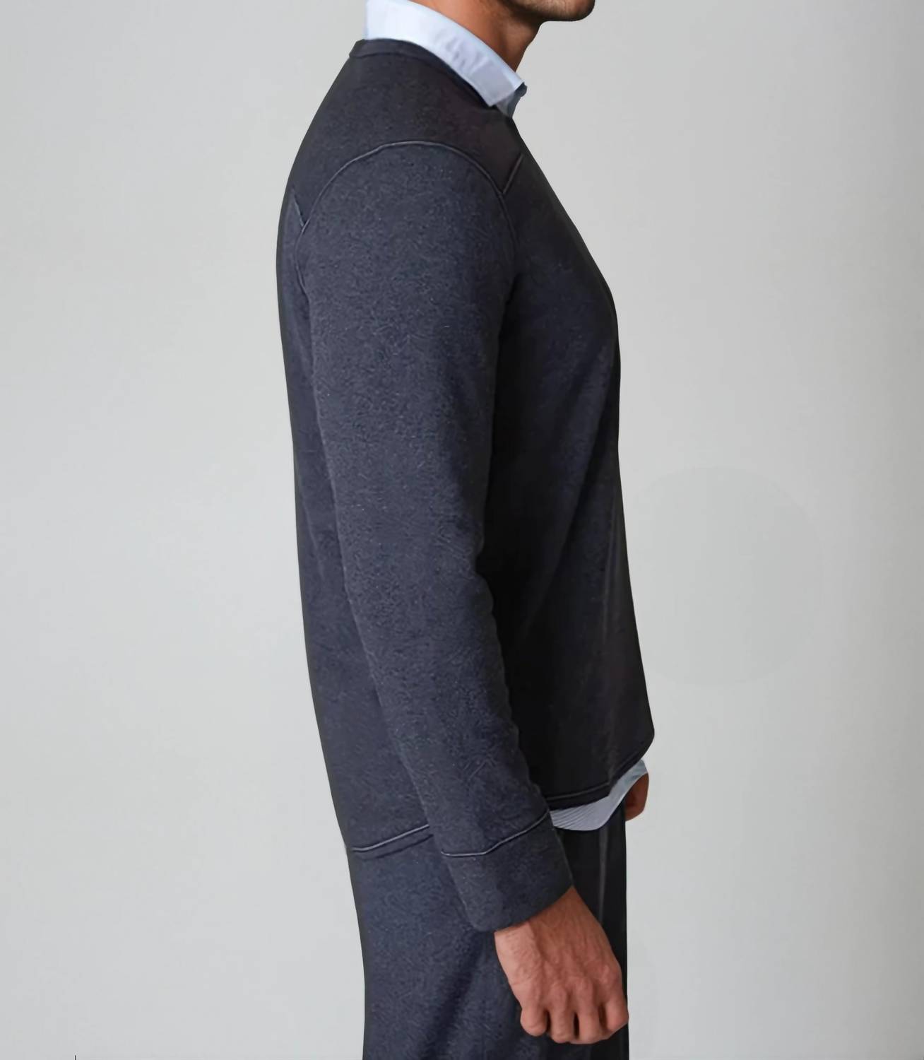 Buki - Rugvee Pullover V-neck Sweatshirt