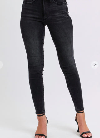 Judy Blue - Calça Jeans Skinny com Controle de Barriga de Cintura Média