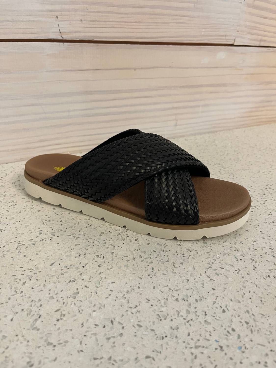 Volatile - Women's Aushan Criss Cross Sandal