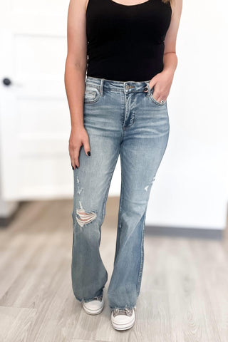 Judy Blue - Cintura média com controle de barriga e flare desgastado