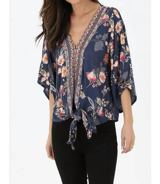 Blusa Nostalgia - Decote em V com Cintura Amarrada e Manga Kimono