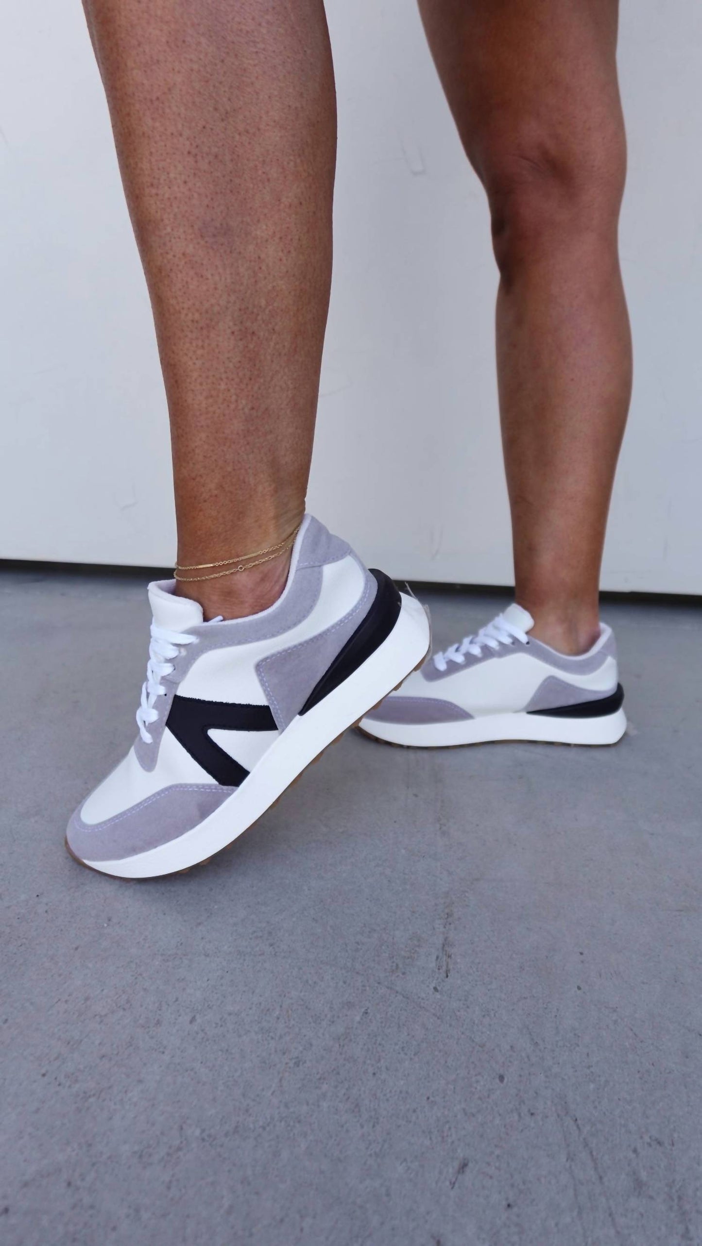 Erk - Women's Neutral Vintage Sneaker
