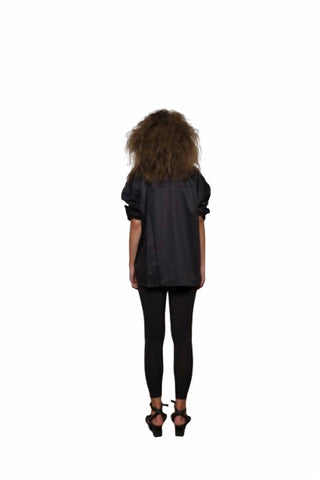 Simply Mila - Camisa Boxy de 2 Tons