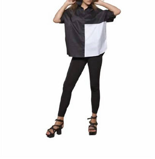 Simply Mila - Camisa Boxy de 2 Tons