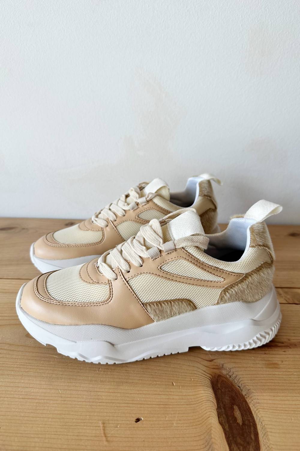 Oasis Society - Women's Evie Sneaker