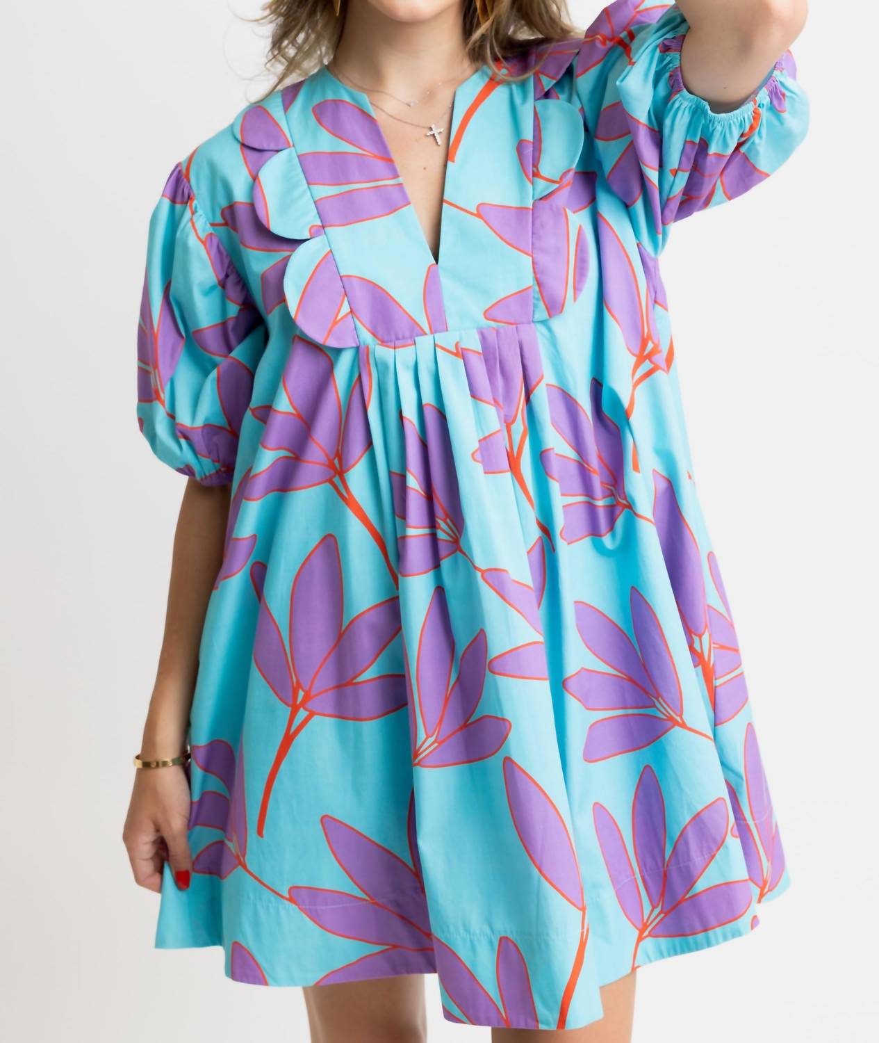 Karlie - Vestido feminino com estampa de vieira e folhas abstratas