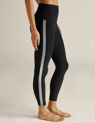 Além do Yoga - Leggings Midi Cintura Alta Spacedye Shine On