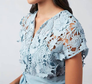 Abbey Glass - Vestido curto de renda 3D