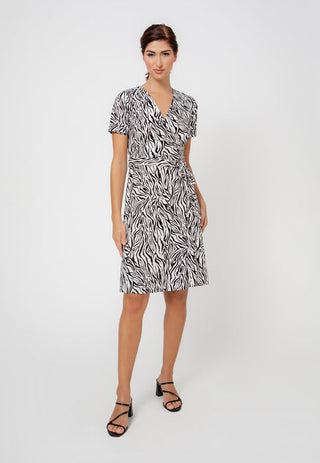 Vestido feminino Leota Perfect Wrap com manga curta cinza