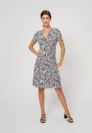 Vestido feminino Leota Perfect Wrap com manga curta cinza
