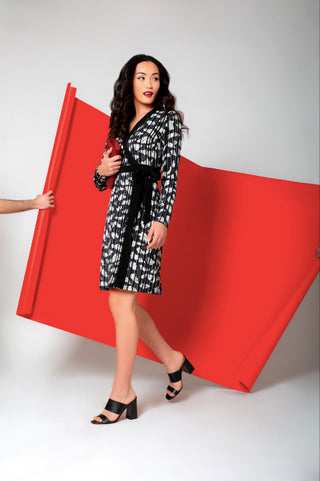 Vestido envelope feminino Leota Kara manga longa preto