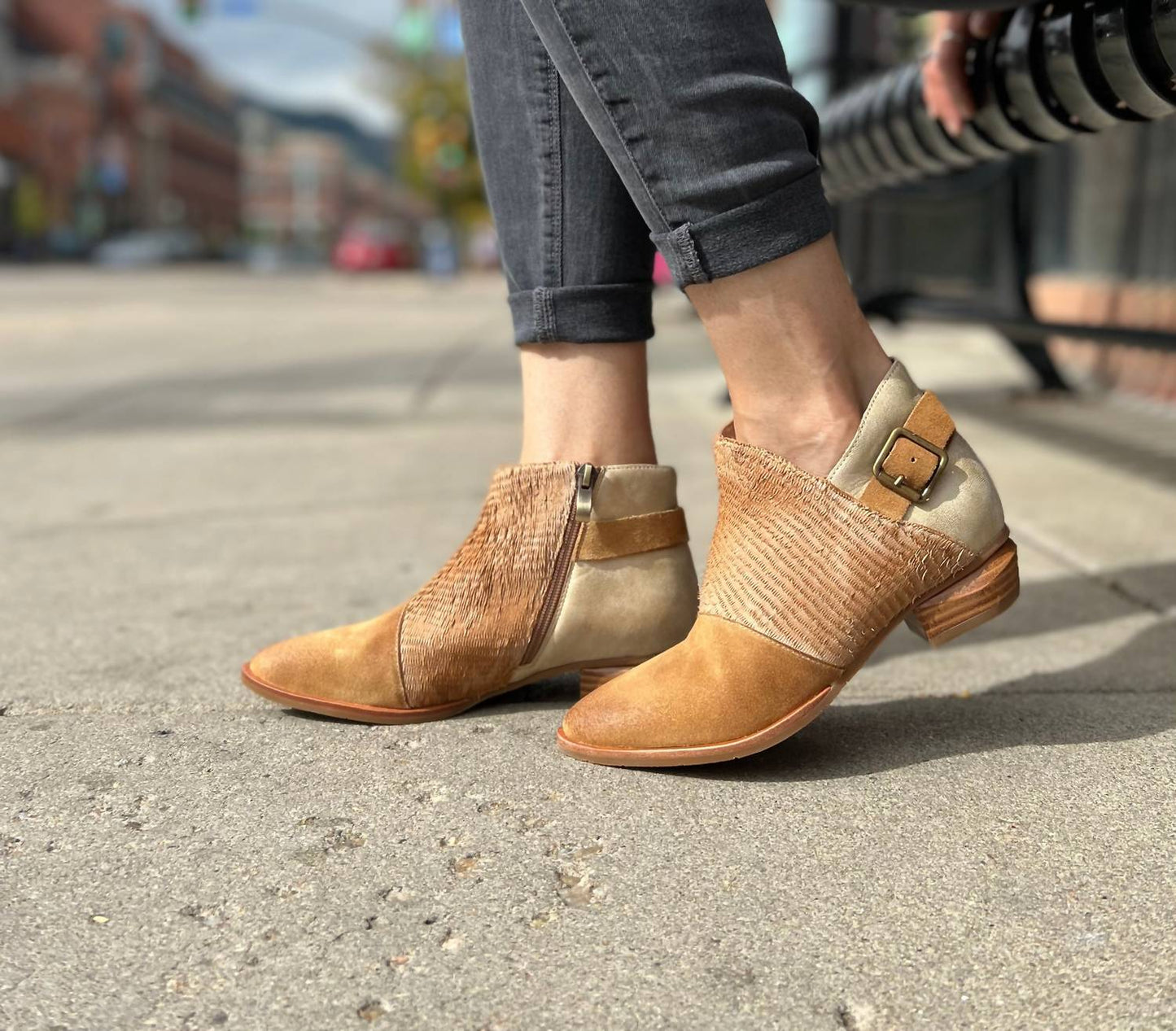 Antelope - Women's Leslie Comfortable Leather Ankle Bootie