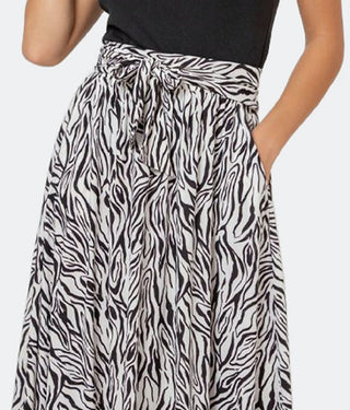 Saia Mindy Feminina Leota em Zebra Woodgrain Preto Beleza Marshmallow Grande Lord &amp; Taylor Branco