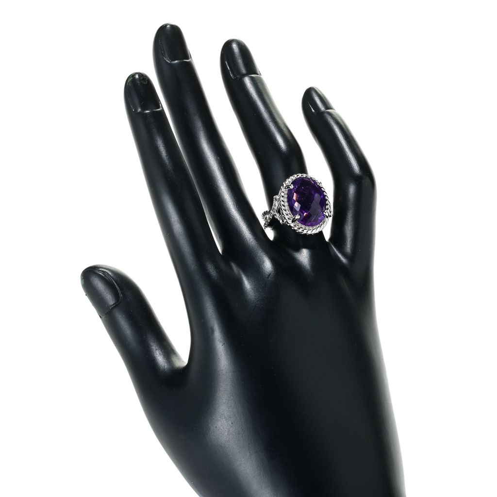 Anel de prata esterlina com pedra preciosa lapidada em xadrez de 16 x 12 mm e topázio branco