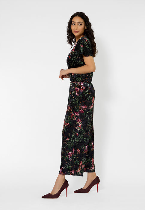 Macacão feminino Leota Ruby Velvet manga curta preto