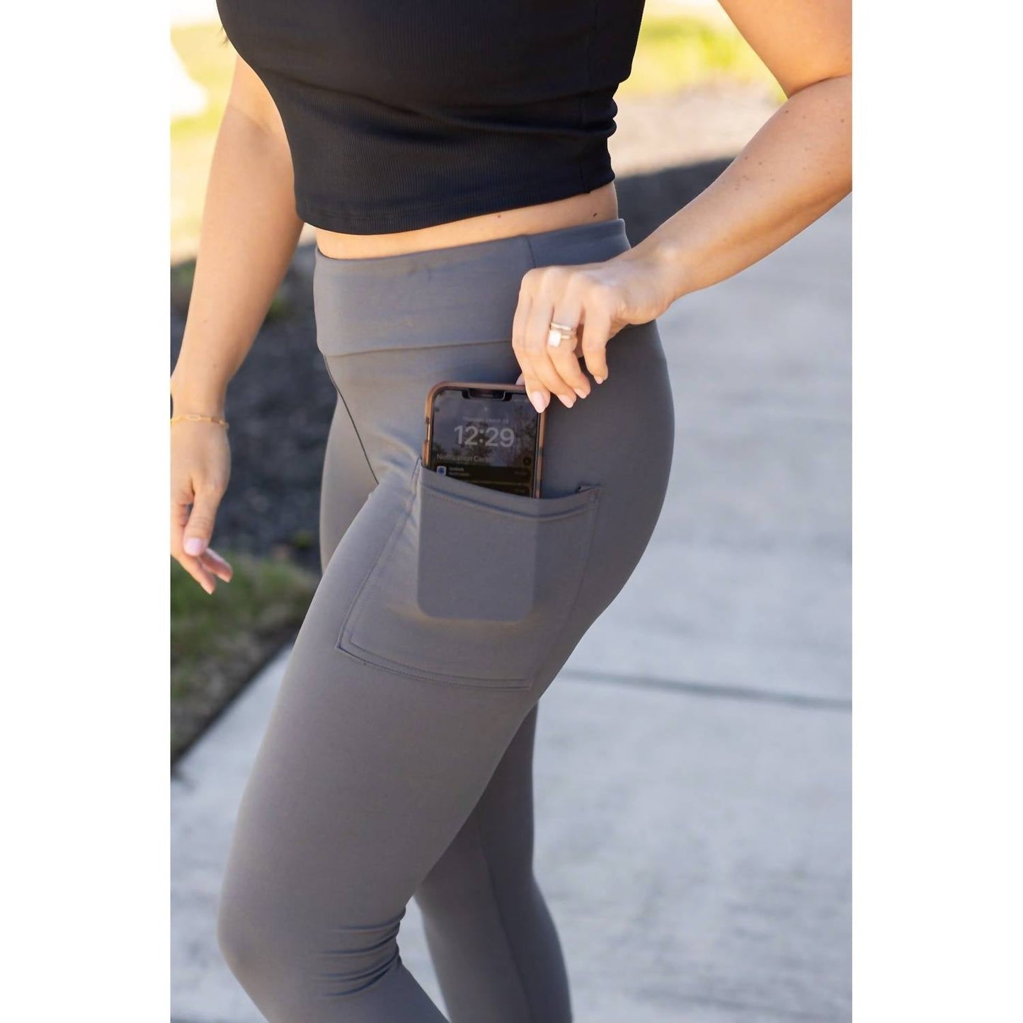 Julia Rose - Dani Capri Leggings With Pockets