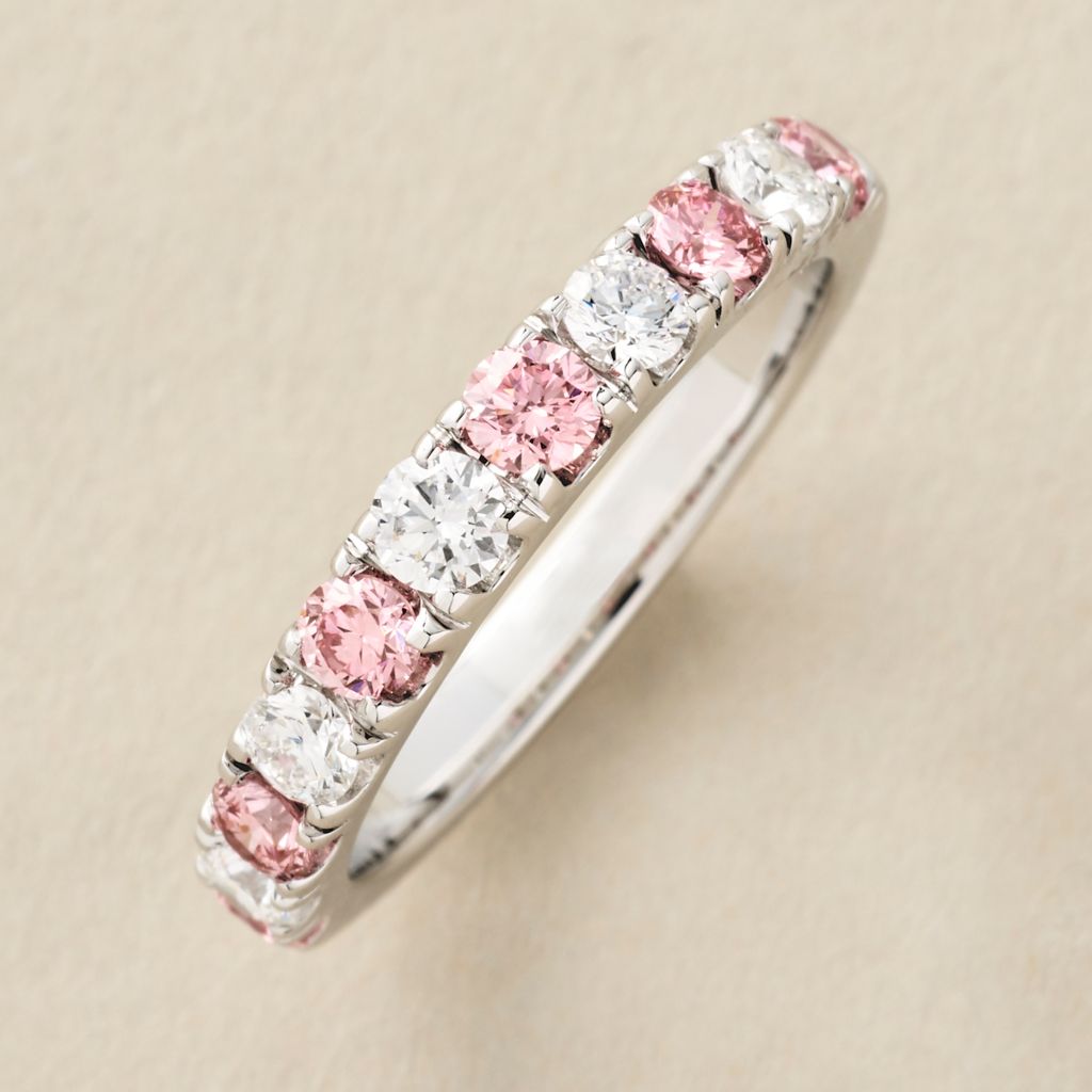 Anel de diamante cultivado em laboratório rosa e branco de 1,00 ctw em ouro 14K da Peace Jewelers