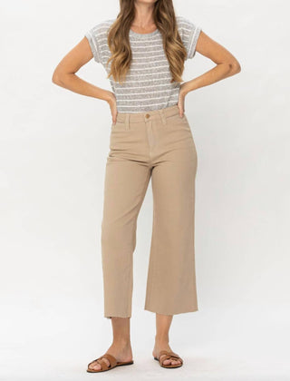 Judy Blue - Calças curtas de perna larga tingidas