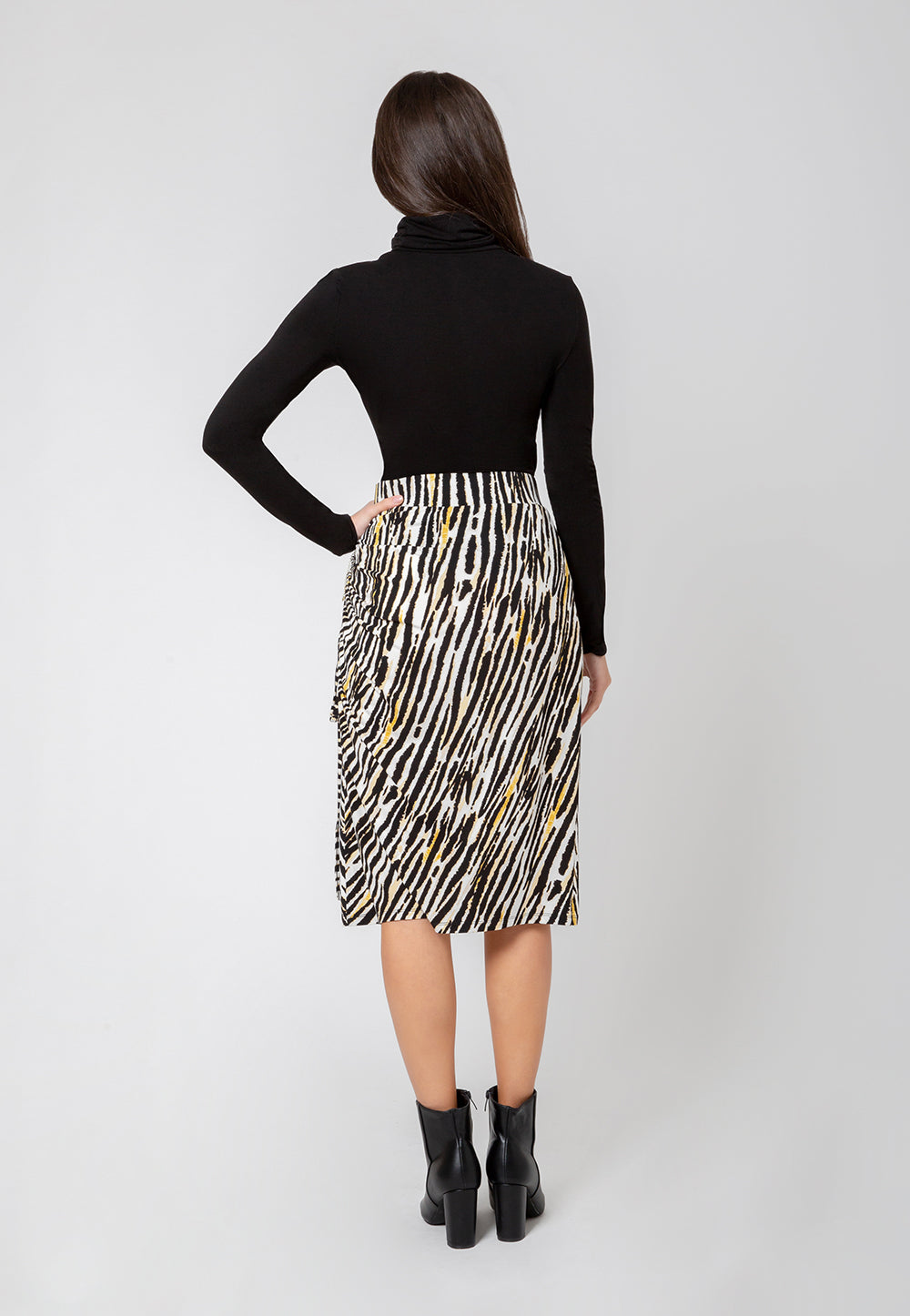 Saia feminina Leota Kathy franzida com estampa de zebra, preta
