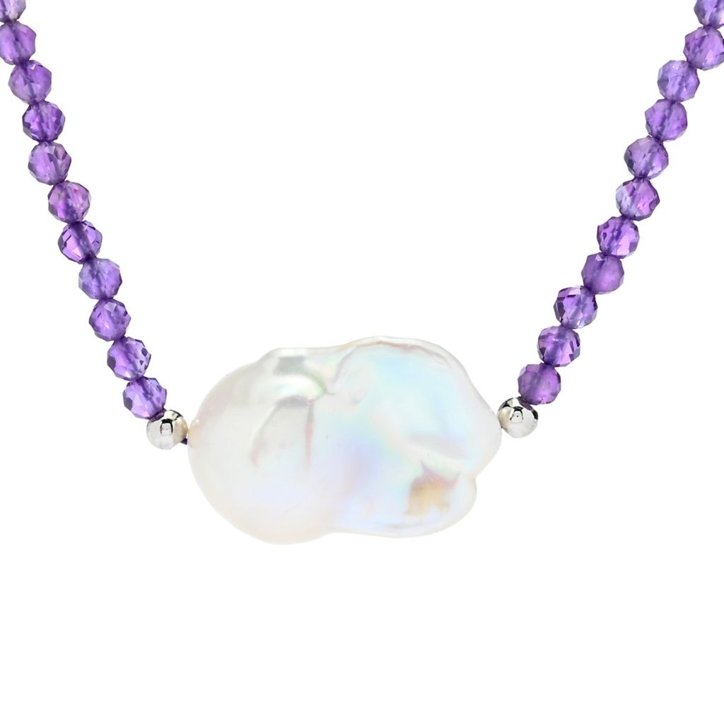 Colar de pérolas cultivadas barrocas de 20x15 mm banhado a platina e contas facetadas com pedras preciosas