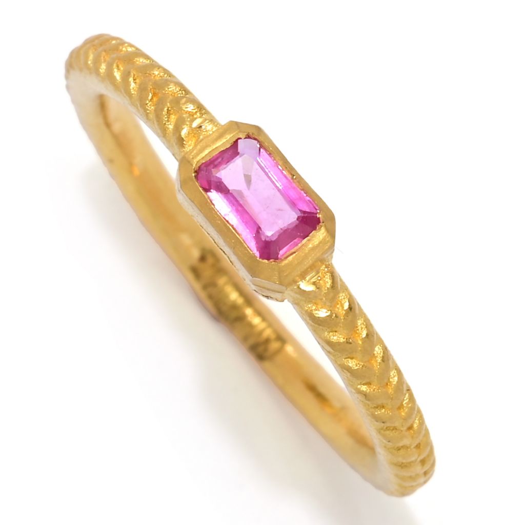 Anel texturizado de safira rosa baguete com 0,31ct de ouro 24K acetinado Cevherun