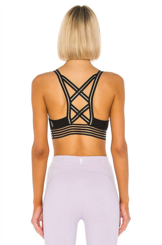 Pessoas Livres - SUTIÃ NAS ONDAS