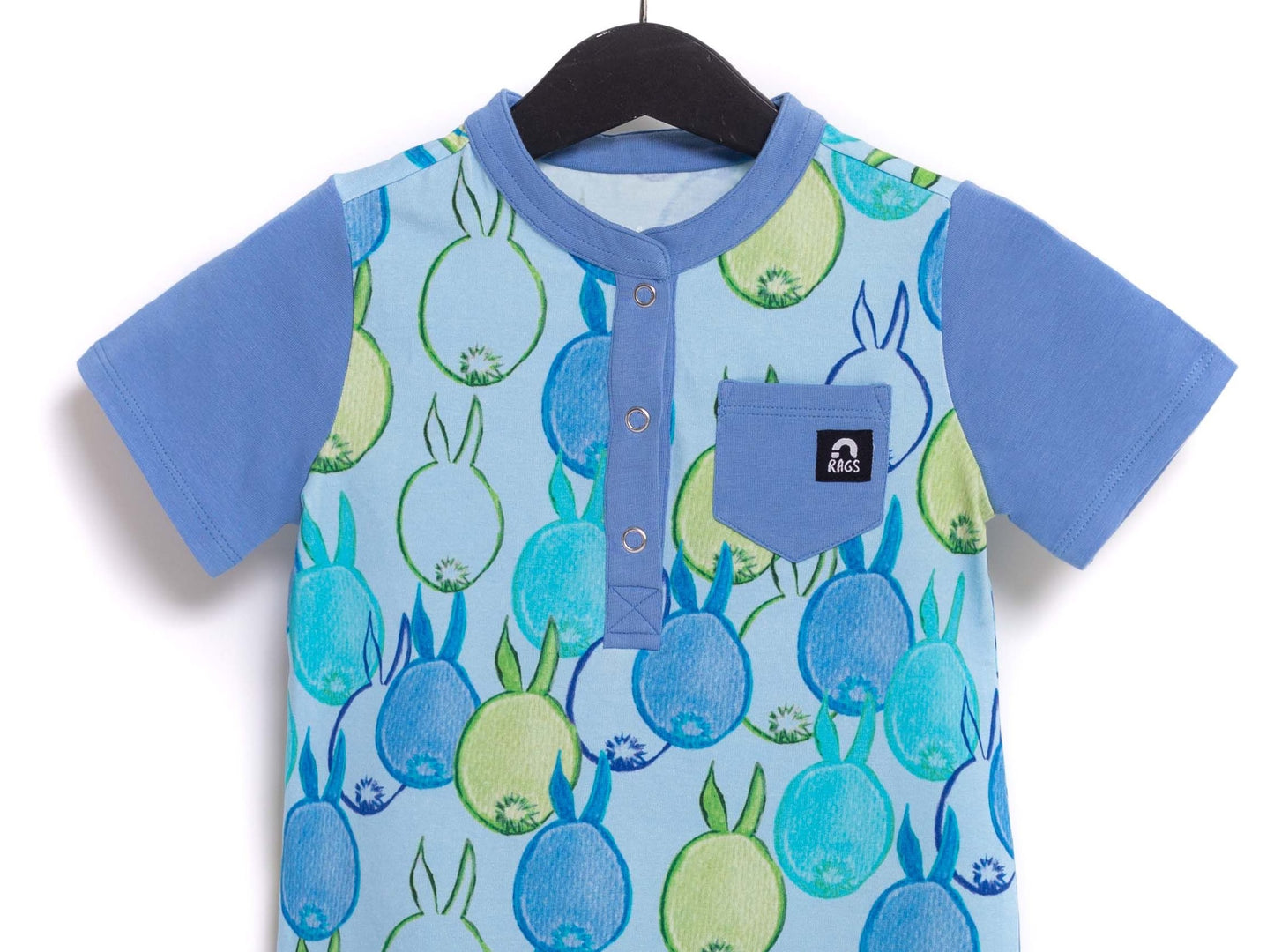 Camiseta infantil RAGS Apparel manga curta Henley com bolso arredondado azul tamanho 11-12 anos
