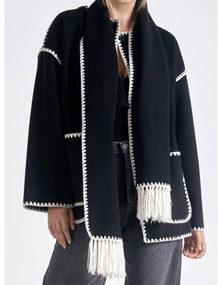 Elan - Jaqueta com Costura Superior e Cachecol Removível