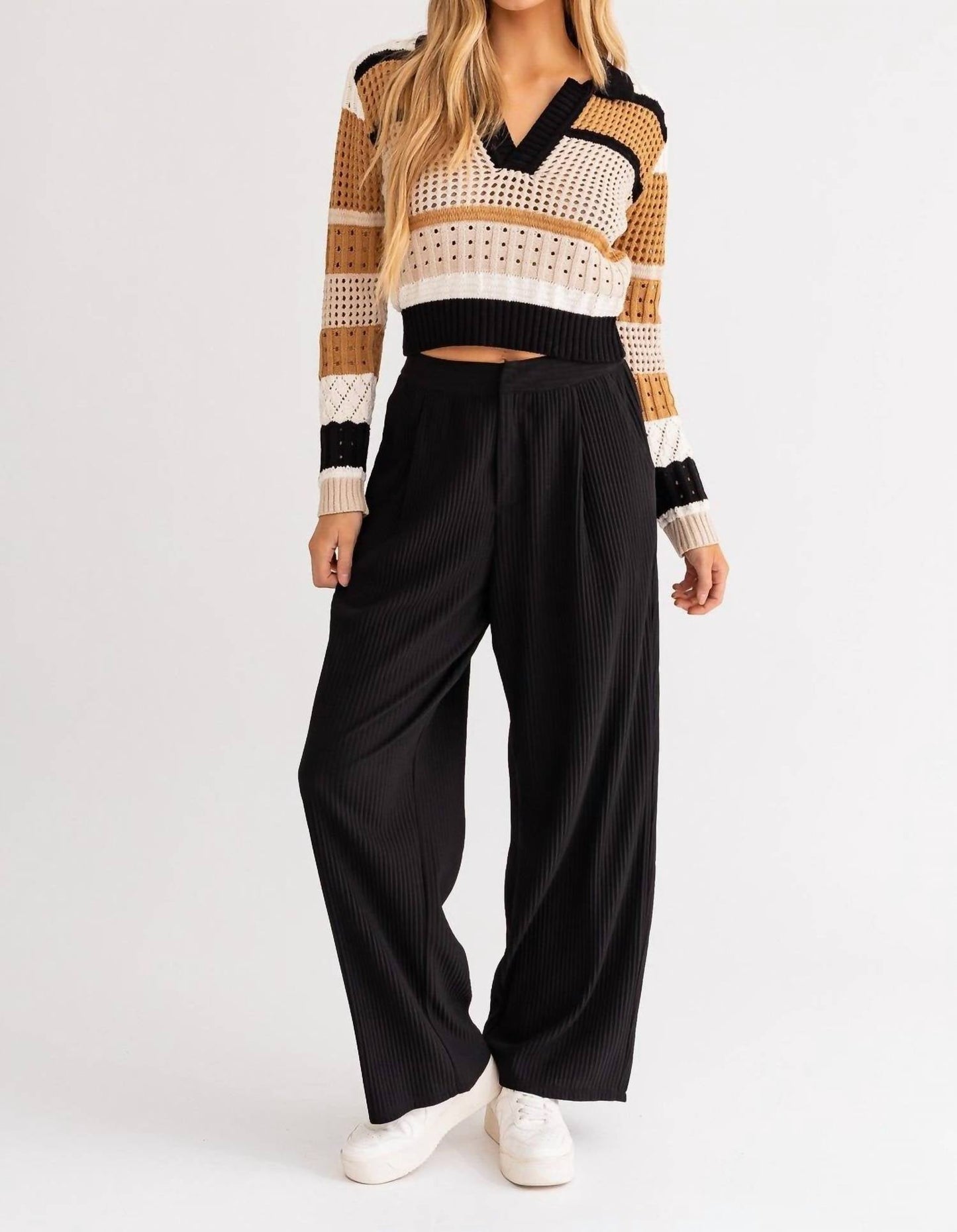Le Lis - Collared V-neck Sweater