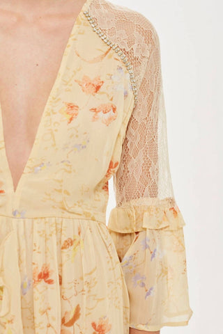 Topshop - Vestido midi com babados, renda e estampa floral