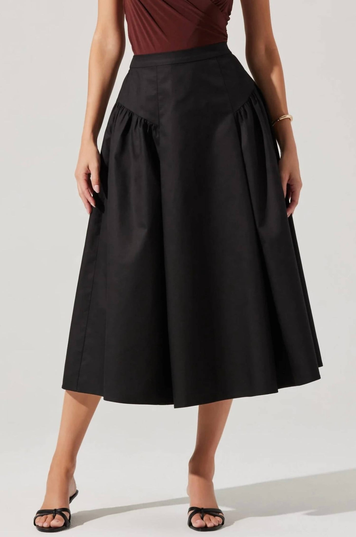 Astr - Laila Ruched Detail Midi Skirt