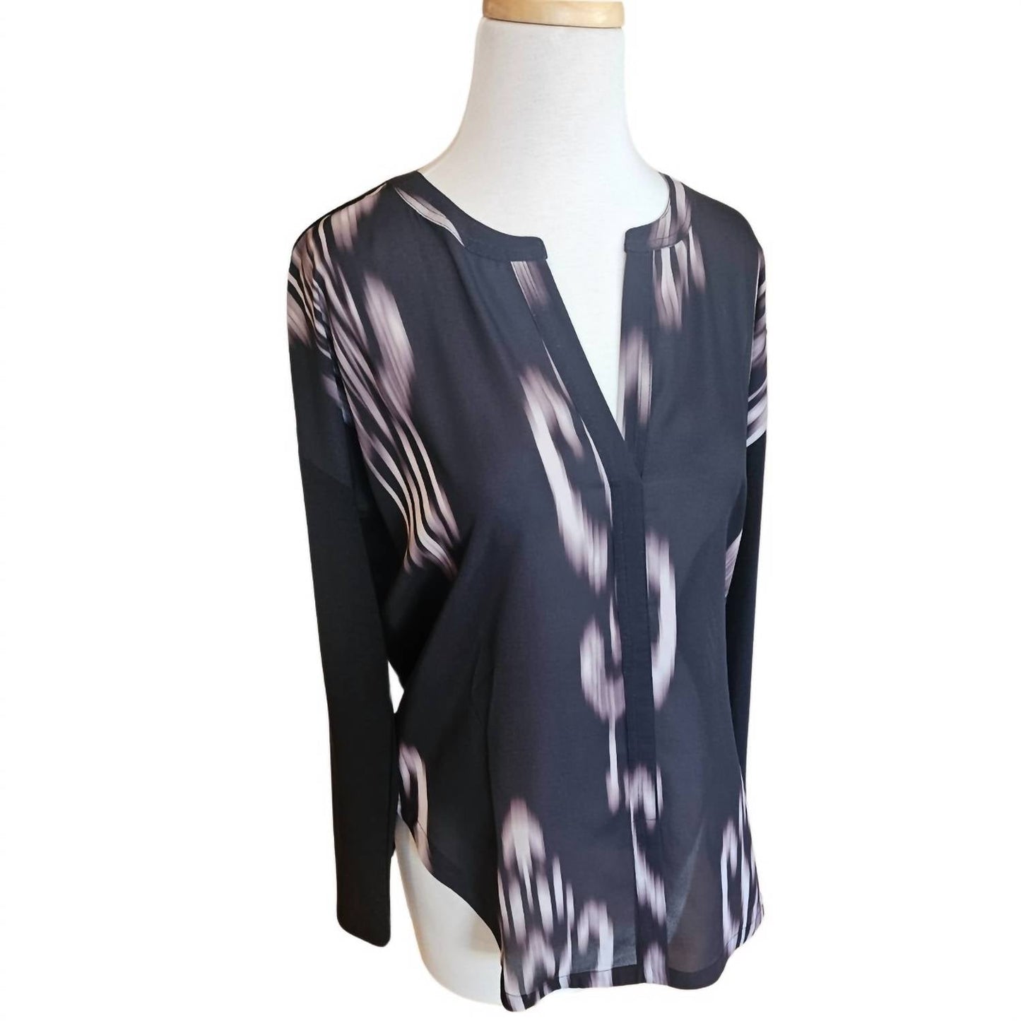 Lysse - Blurred Print Henley Blouse