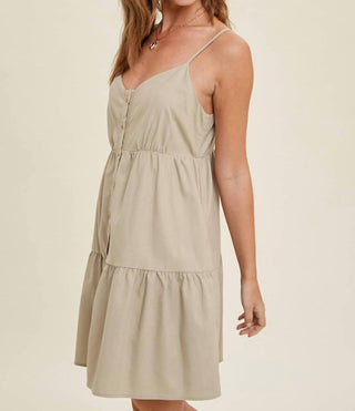 Lista de desejos - Vestido curto Kami com botões e camadas