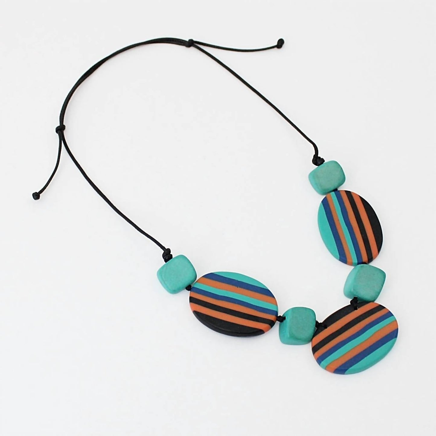 Sylca - Women's Oval Darcy Necklace