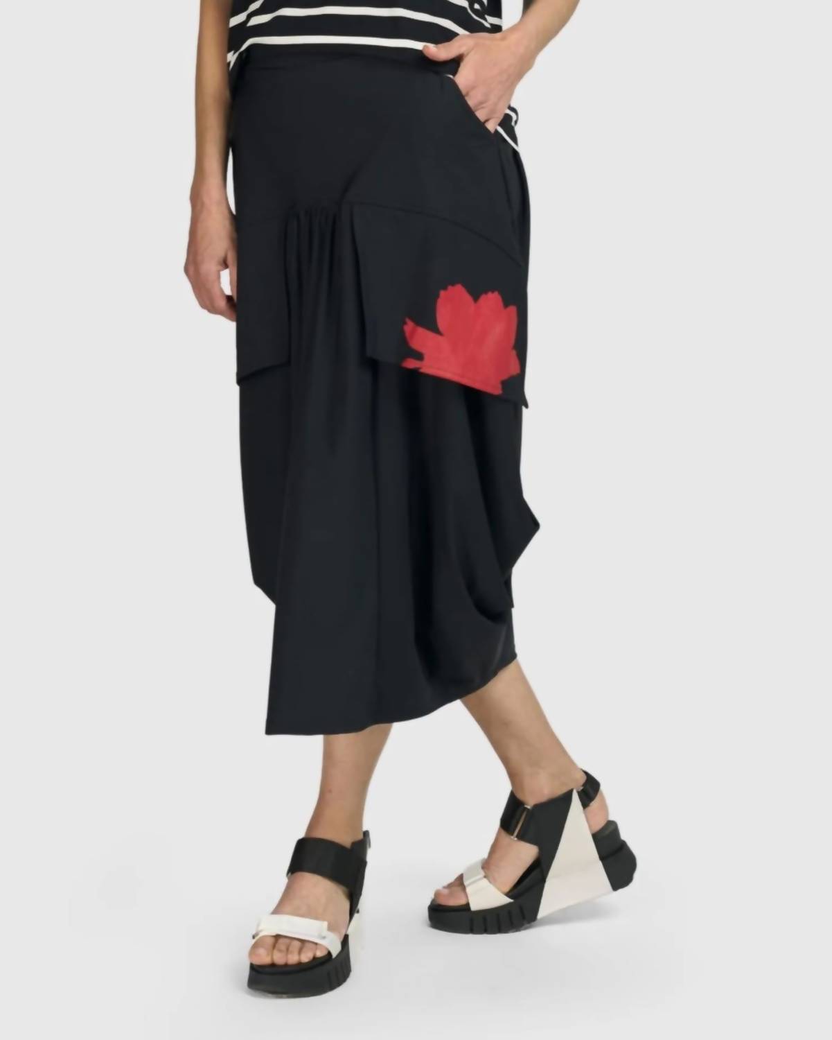 Alembika - Tekbika Gotta Have Art Skirt