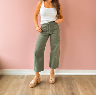 Pistola - Calça Utilitária Curva Sabrina