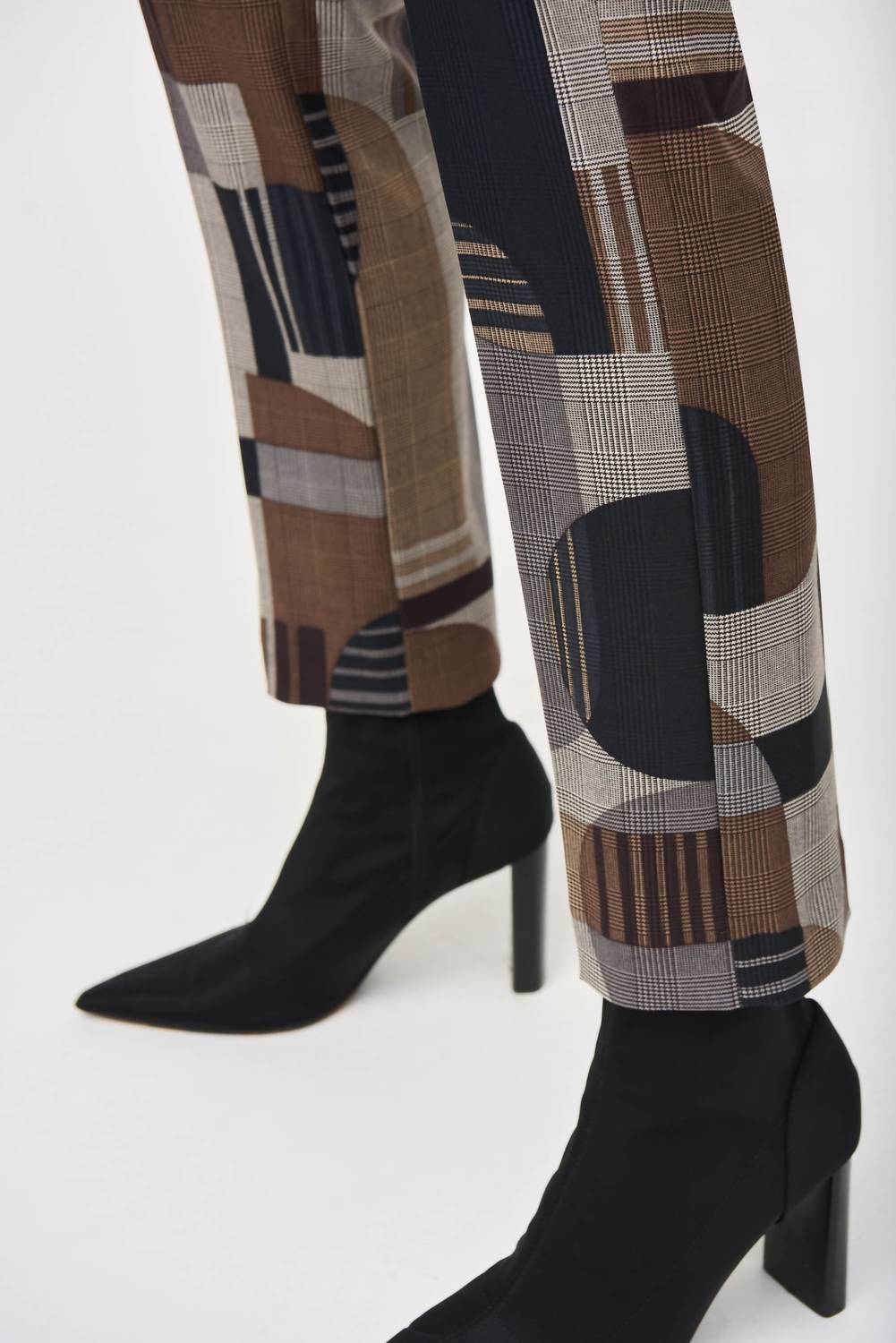 Joseph Ribkoff - Plaid Geometric Straight Ankle Pant