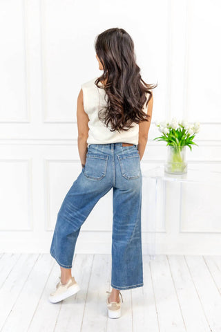 Judy Blue - Calça jeans curta com bolso utilitário e perna larga