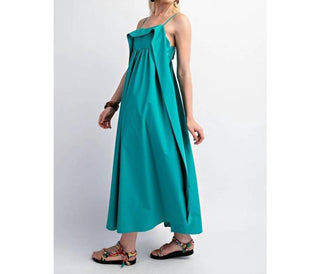 Estilo EUA - Vestido midi com costas abertas