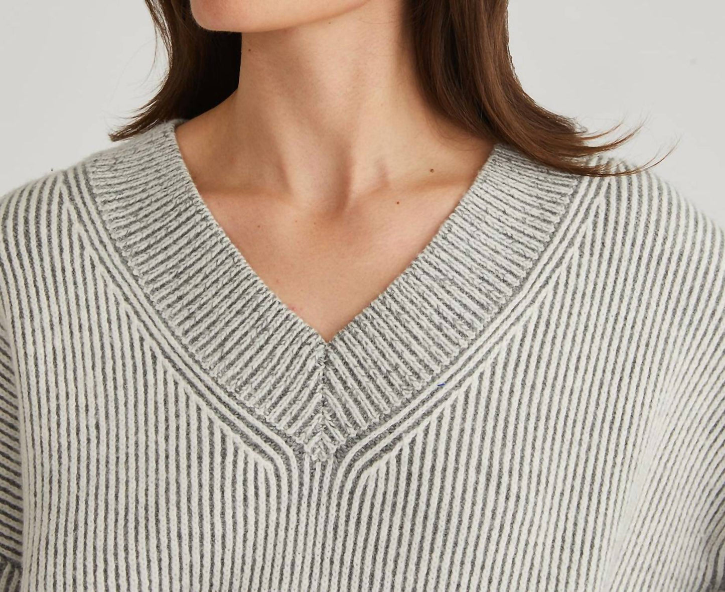 525 America - V-neck Plaited Cozy Tunic Sweater