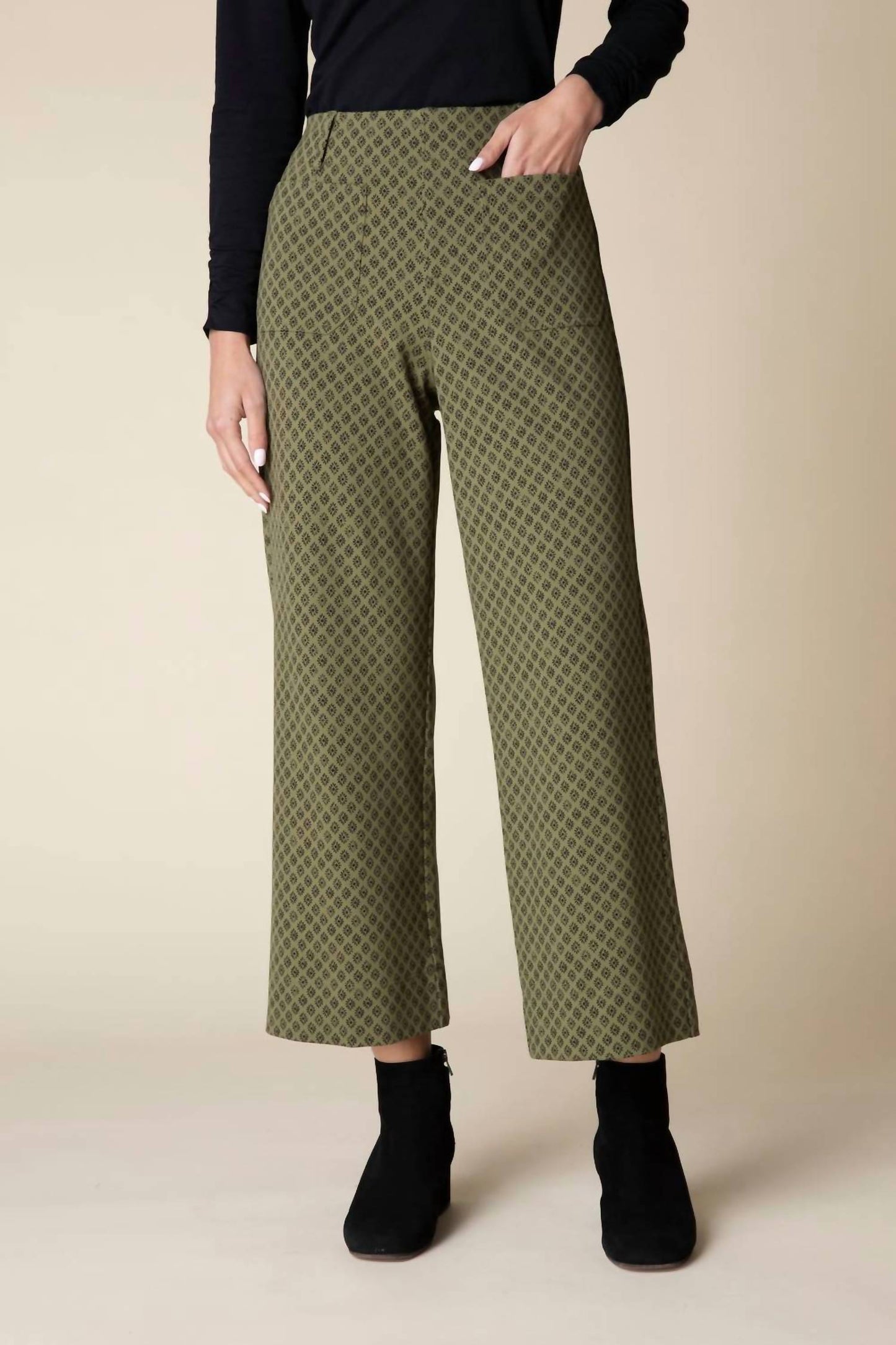 Habitat - Luxe Ponte Stamped Floral Diamond Ankle Pant